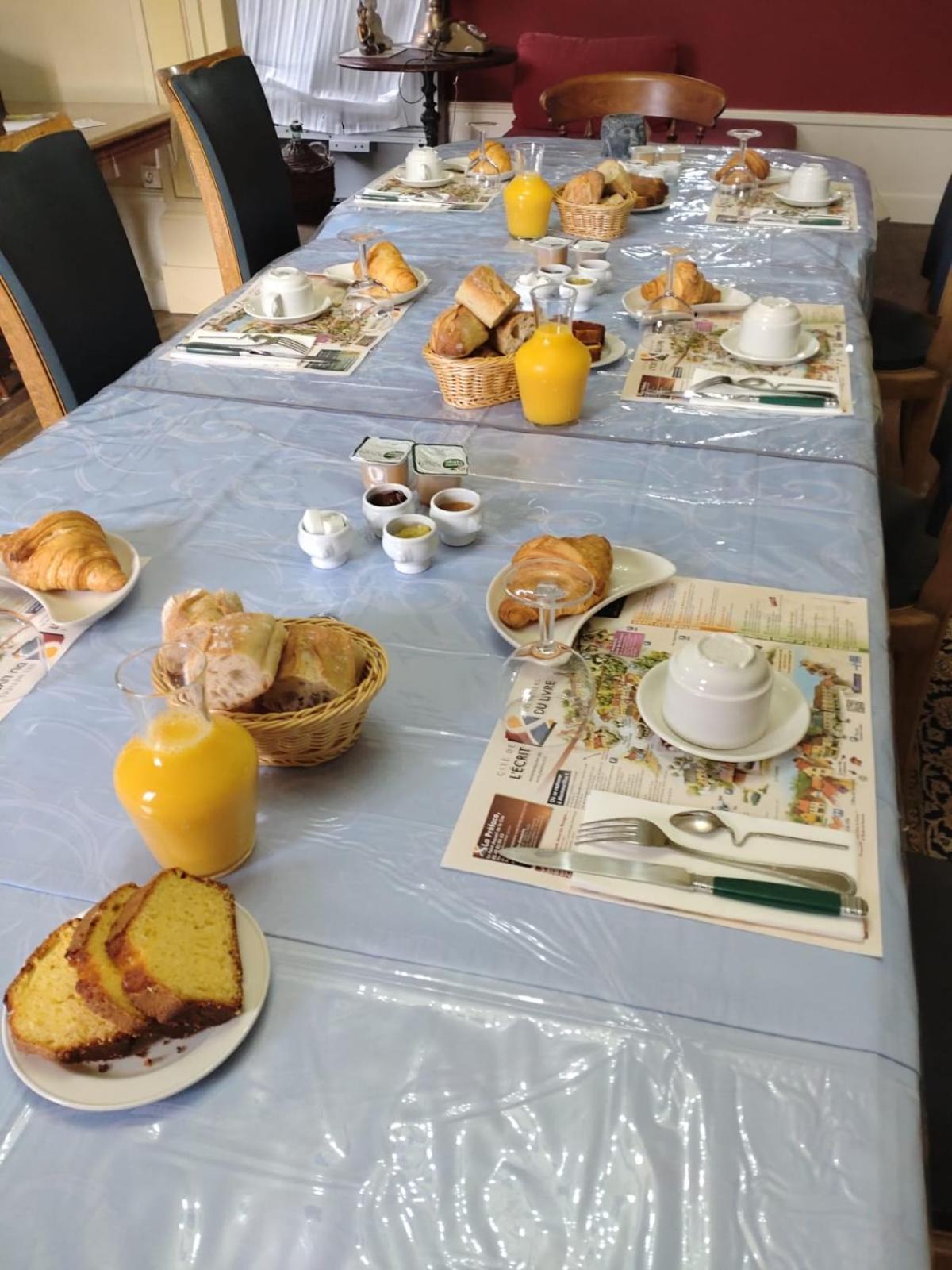 La Brasserie Chambre D'Hotes De Delphine Saulgé Esterno foto